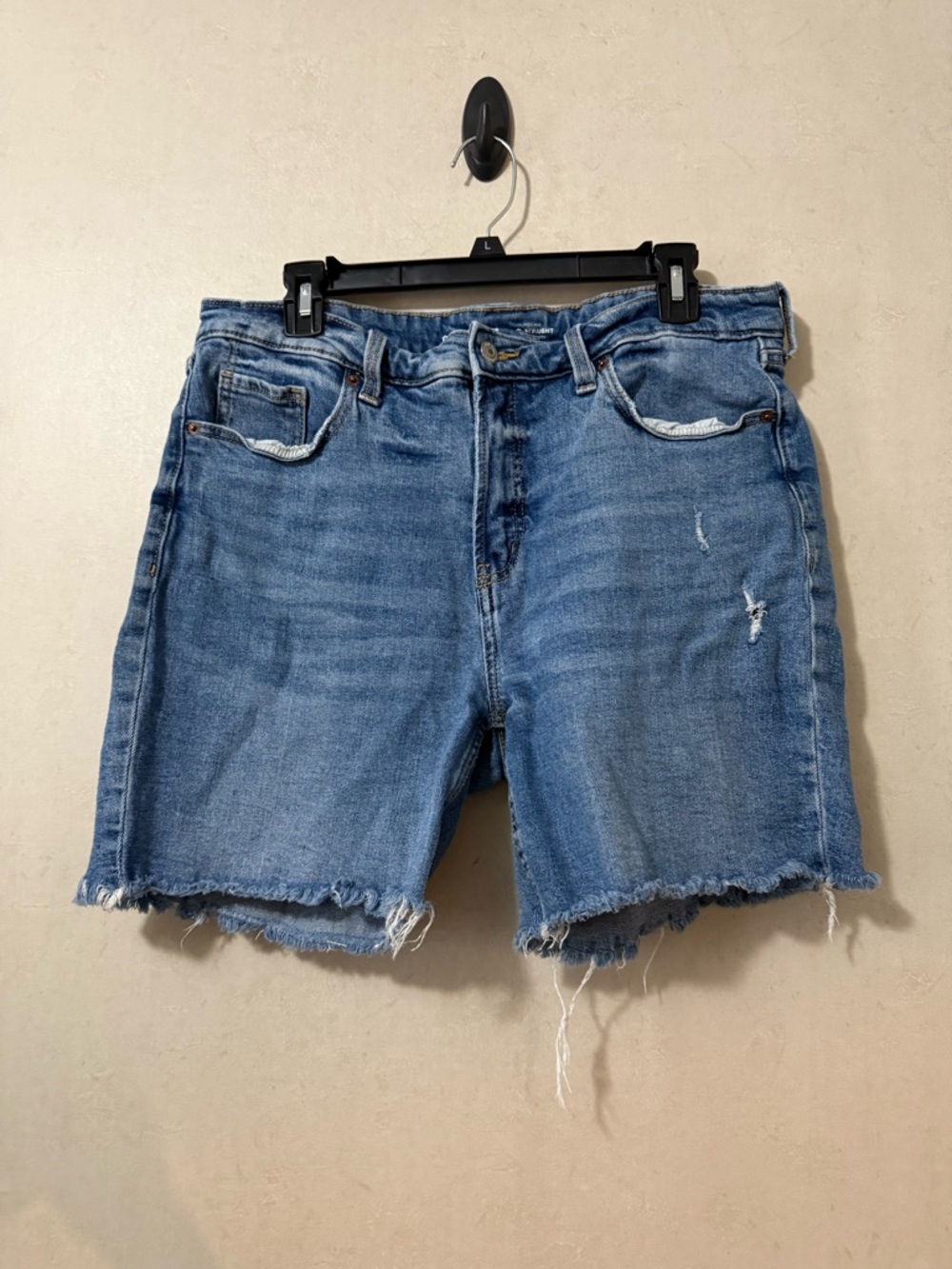 Old Navy O.G. Straight Frayed Mid Length Size 14 Jean Shorts